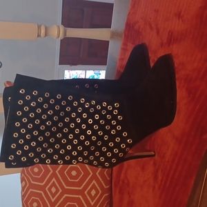 BCBG boots/black sz 8.5
